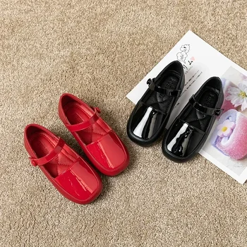 Нови пролетни бебешки обувки с мека подметка за момиченца с квадратна глава, Черни кожени Малки червени обувки, Детски обувки